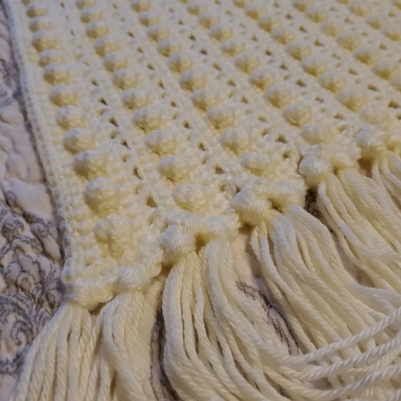 Hand Crocheted Cream Bobble Stitch Throw - Picture 2 of 9